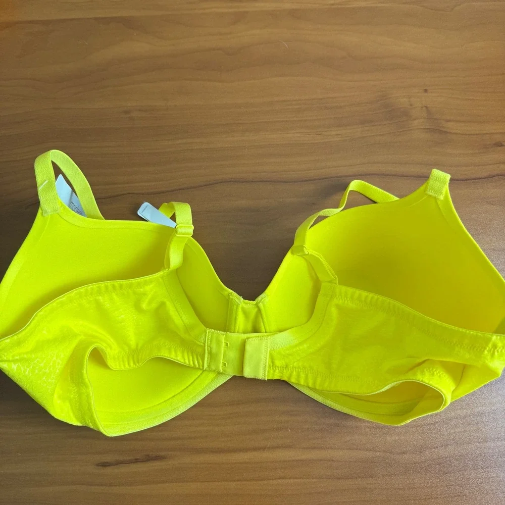 Modern Movement Platinum Spacer Bra Blazing Yellow‎ 38C Underwire Padded